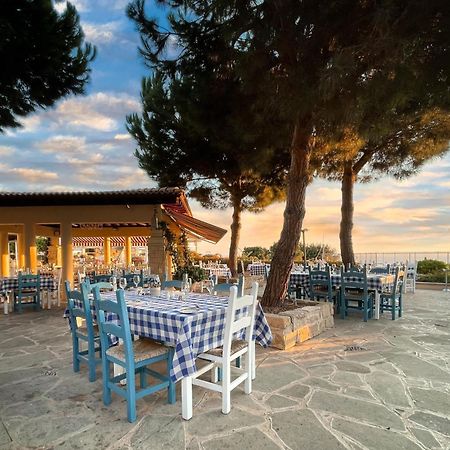 2 Bedroom Apartment Chloe With Communal Pool, Aphrodite Hills Resort Kouklia Buitenkant foto