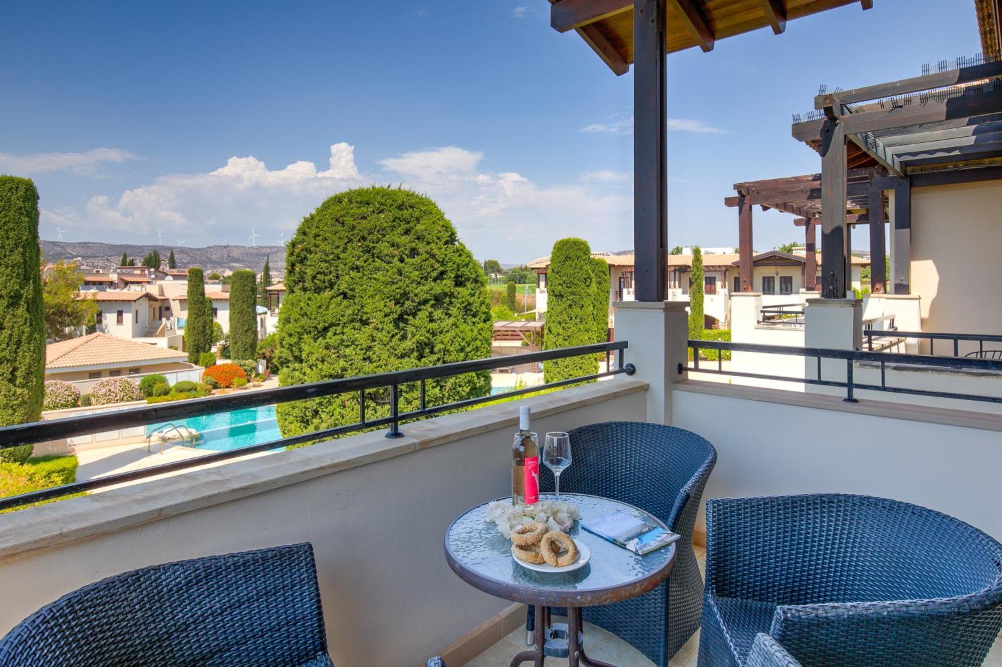 2 Bedroom Apartment Chloe With Communal Pool, Aphrodite Hills Resort Kouklia Buitenkant foto