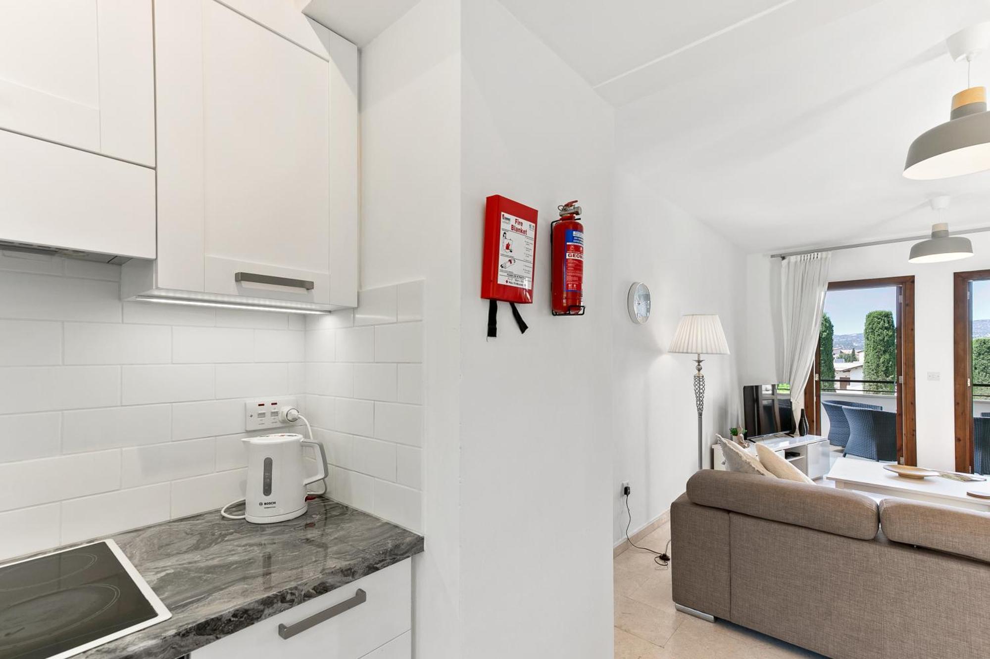 2 Bedroom Apartment Chloe With Communal Pool, Aphrodite Hills Resort Kouklia Buitenkant foto