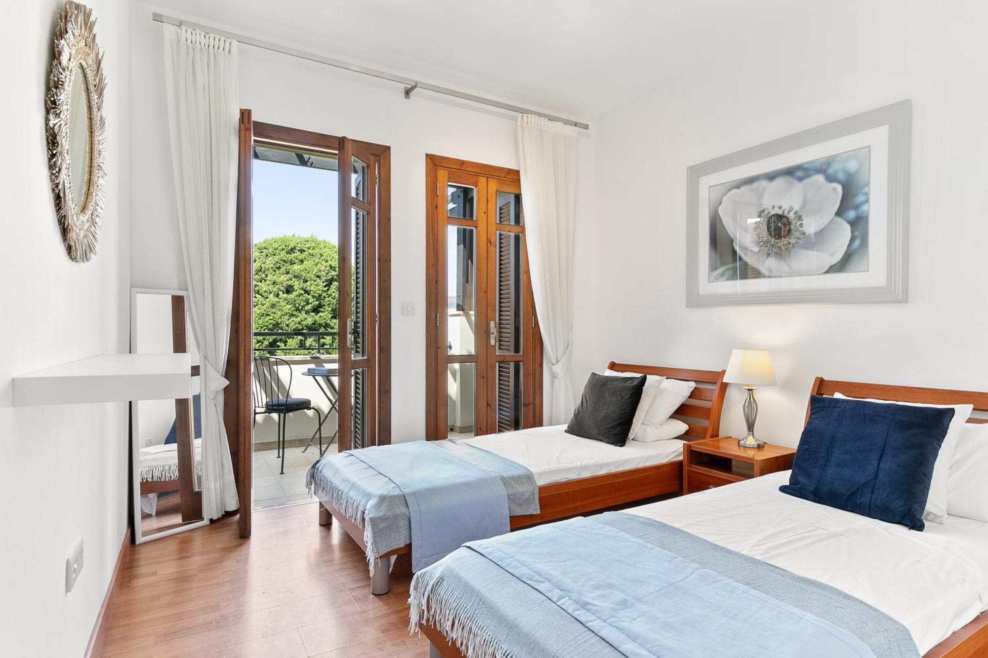 2 Bedroom Apartment Chloe With Communal Pool, Aphrodite Hills Resort Kouklia Buitenkant foto