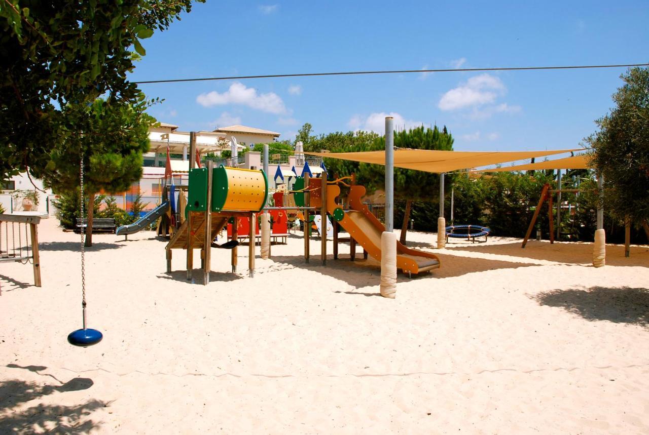 2 Bedroom Apartment Chloe With Communal Pool, Aphrodite Hills Resort Kouklia Buitenkant foto